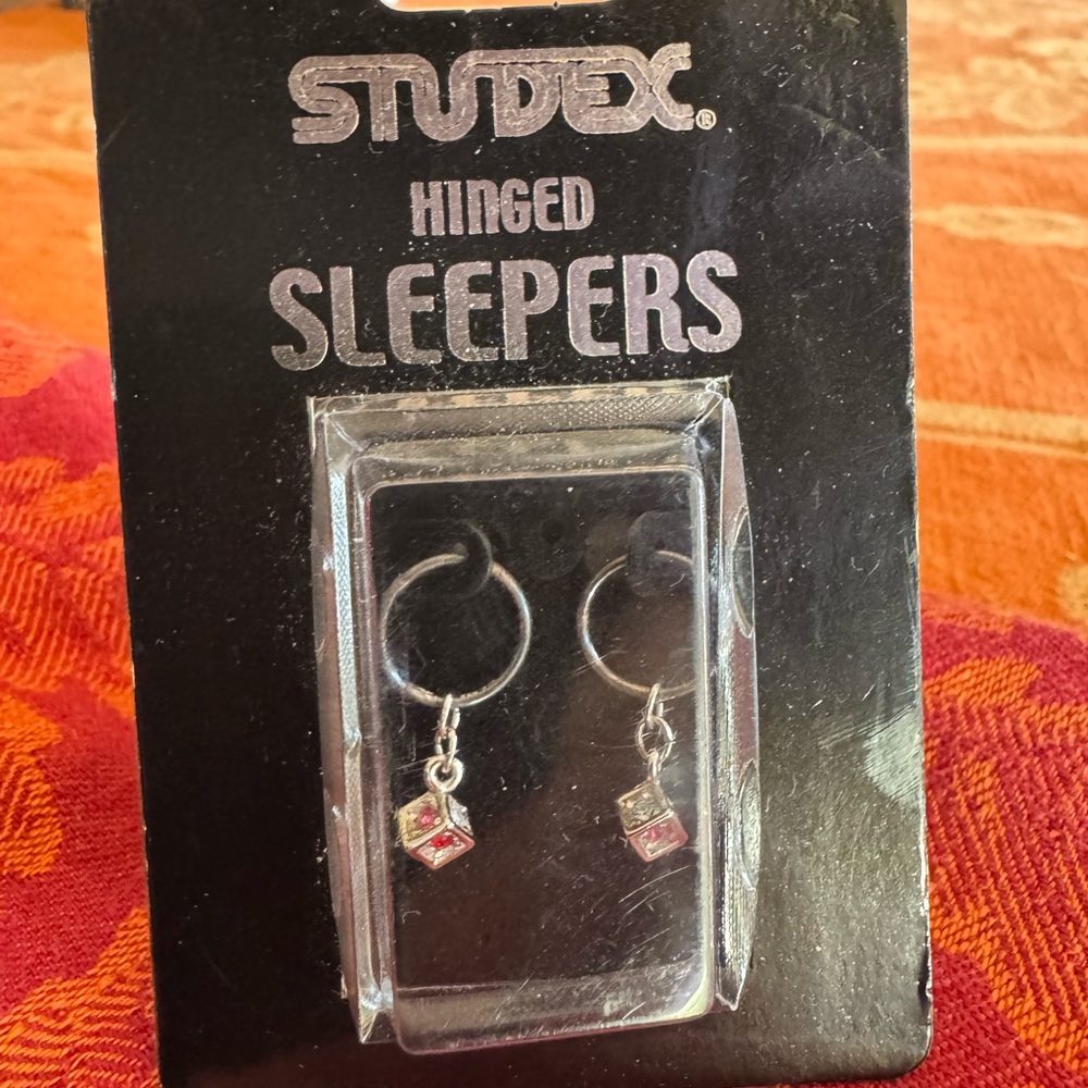 NWT Studex Hinged 10mm 925 Silver Sleepers with Red Gem Charms